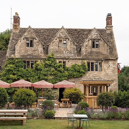ホテル The Double Red Duke, Cotswolds ウィットニー エクステリア 写真