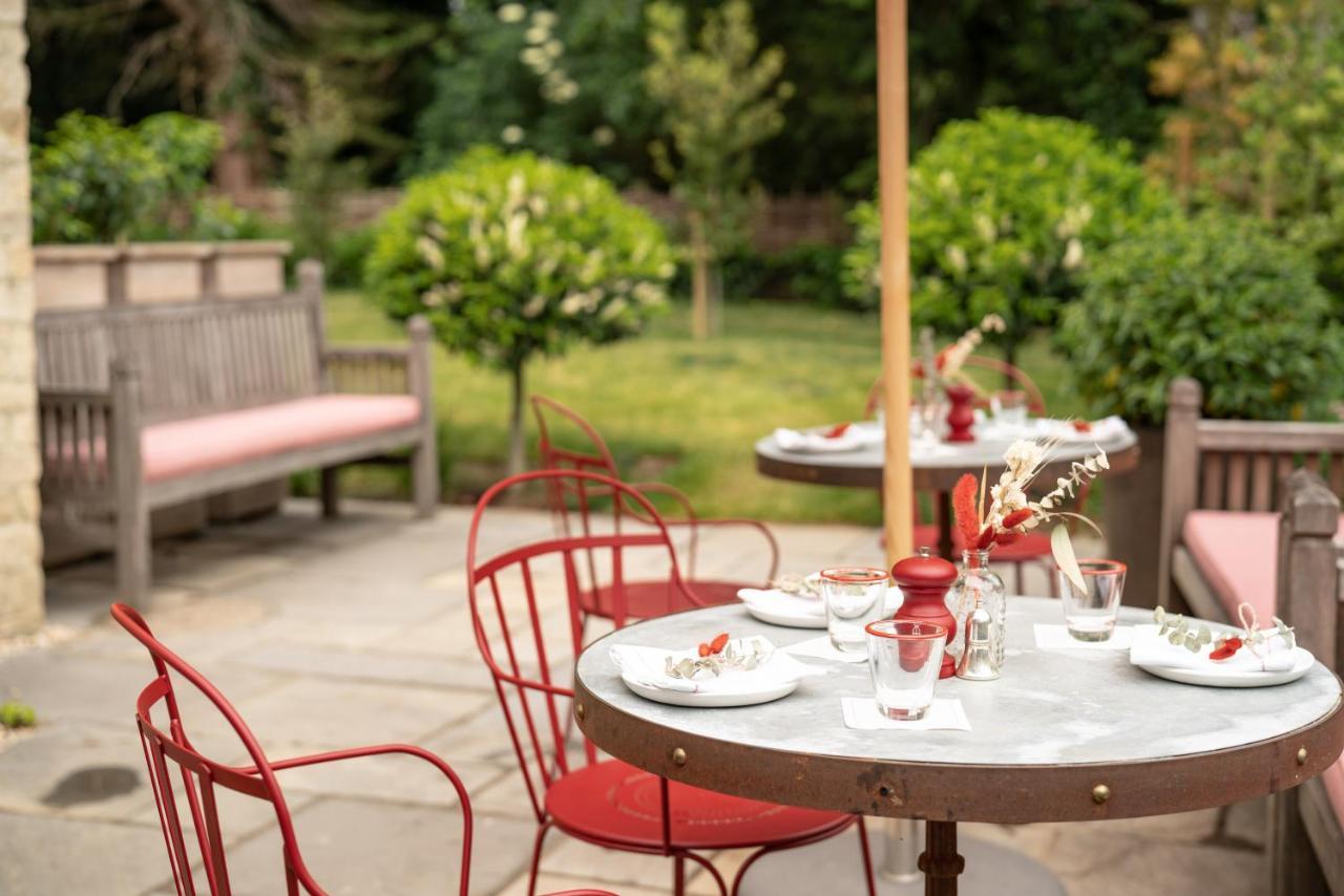 ホテル The Double Red Duke, Cotswolds ウィットニー エクステリア 写真