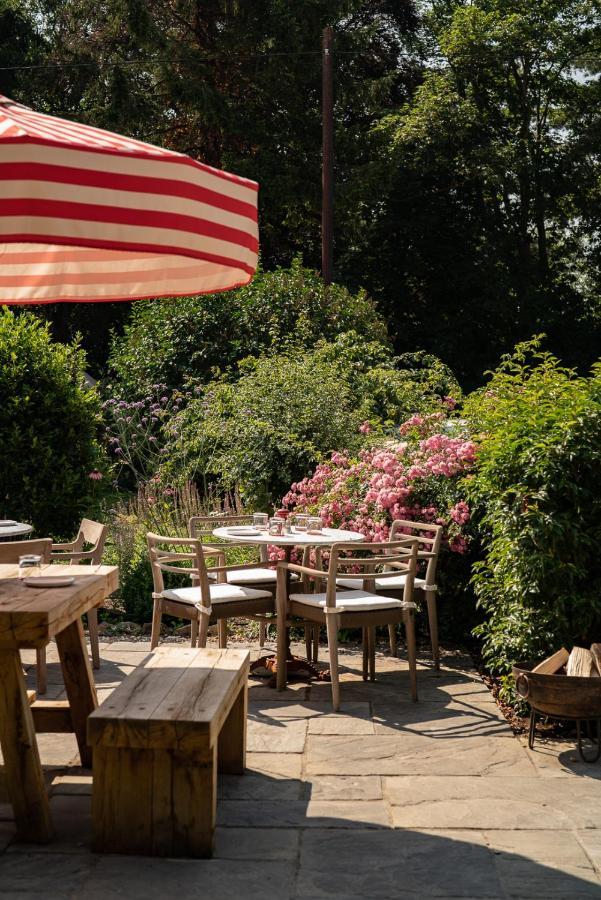 ホテル The Double Red Duke, Cotswolds ウィットニー エクステリア 写真