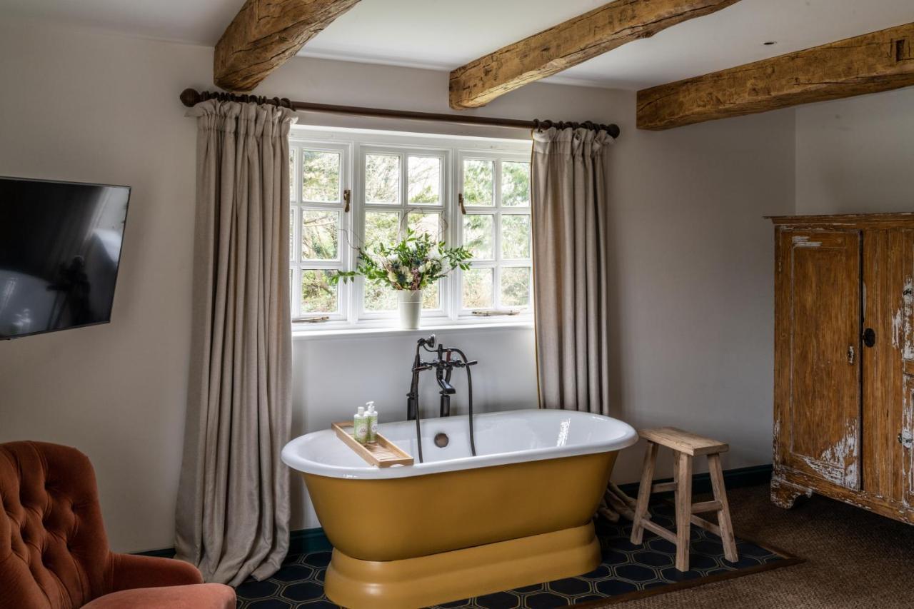 ホテル The Double Red Duke, Cotswolds ウィットニー エクステリア 写真